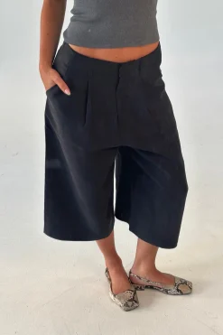 Alex Short Black