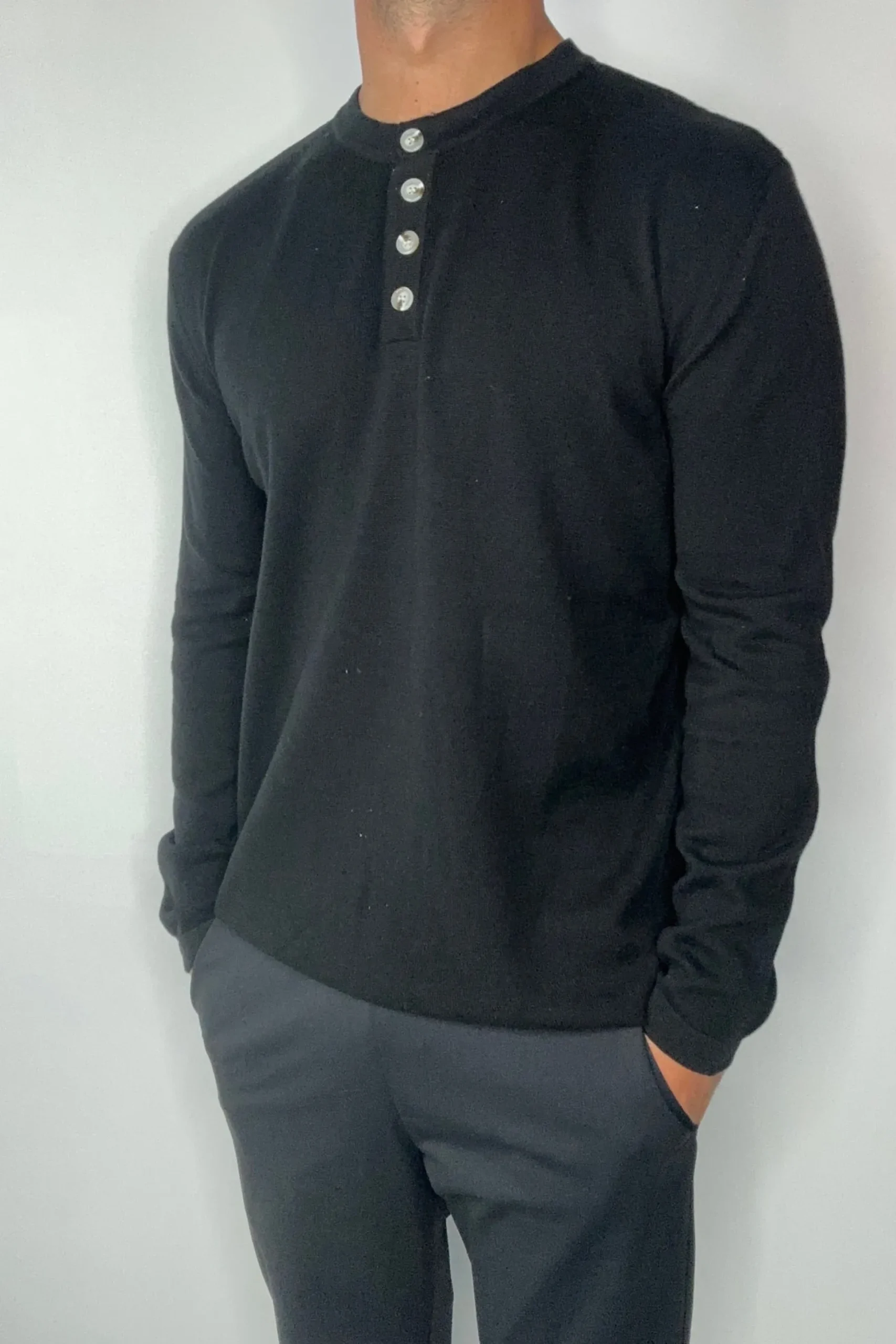 Jackson Fitted Henley Black