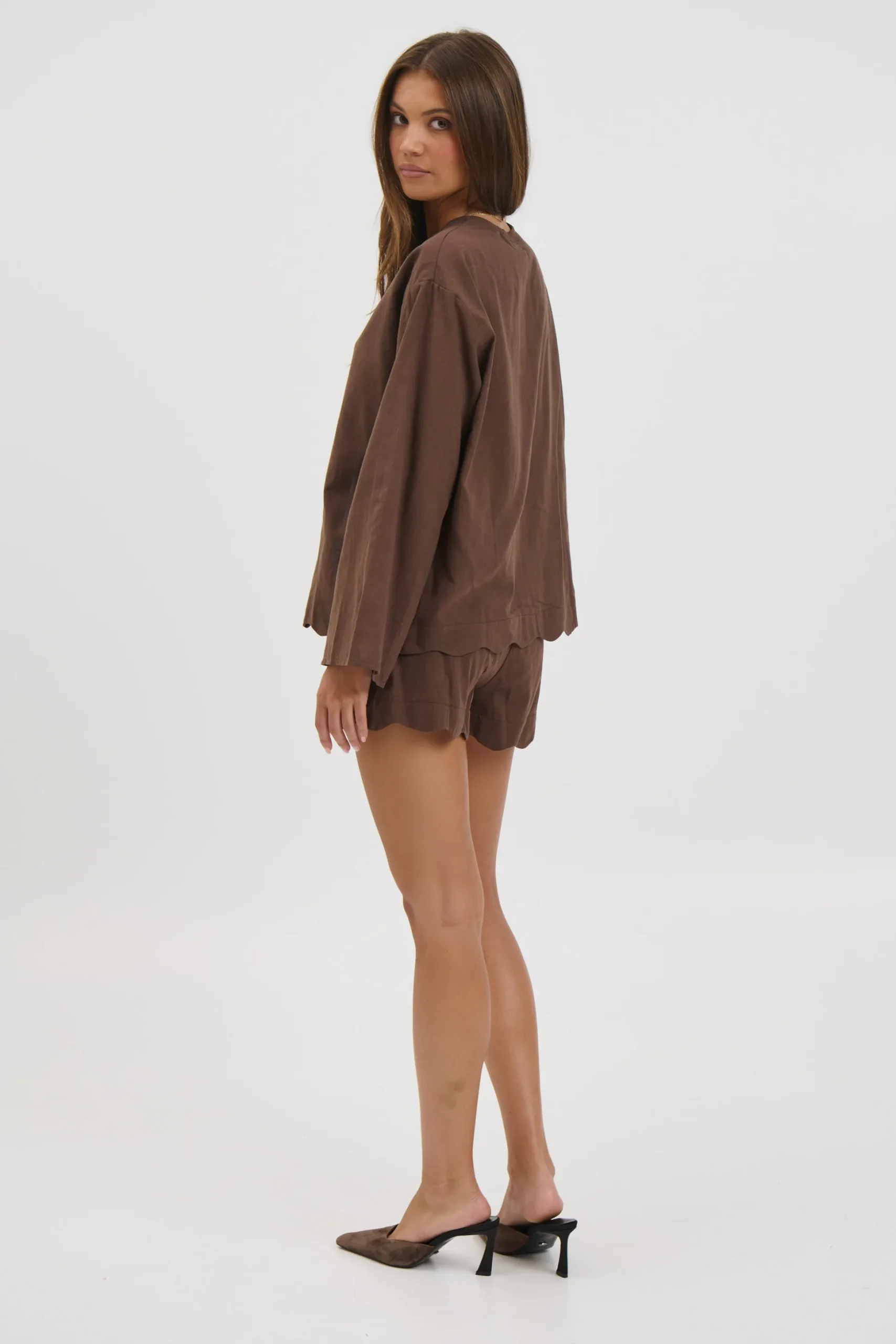 Tianna Scallop Set Chocolate